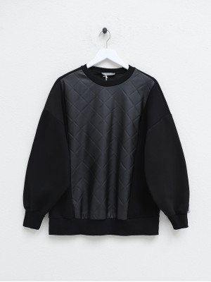 جلد أمامي مبطن وأثار العرق -أسود