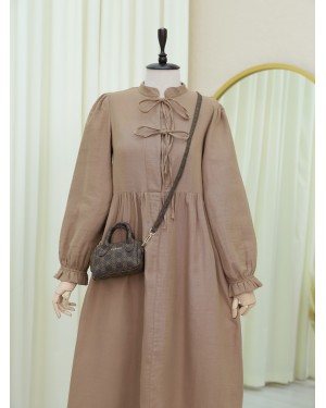 Yarım Patlı Bağcıklı Kolu Lastikli Müslin Elbise -Açık Kahve