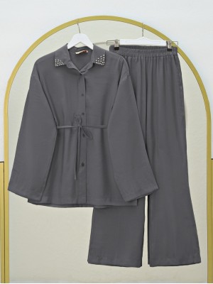 Yakası Taşlı Belden Bağlamalı Pantolonlu Takım -Füme