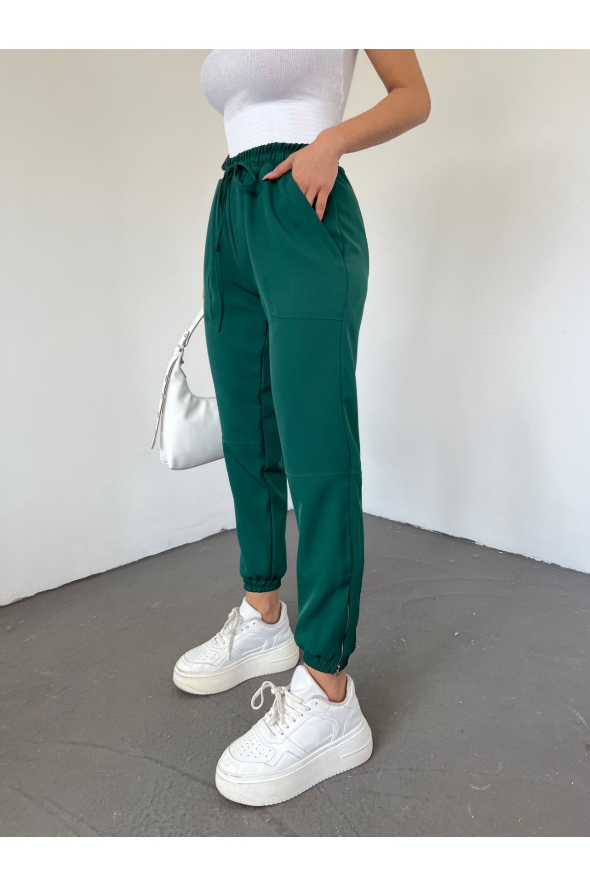 Elastic Zippered Big Pocket Trousers -زمرد