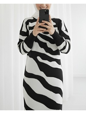 Yırtmaçlı Desenli Triko Elbise -Siyah