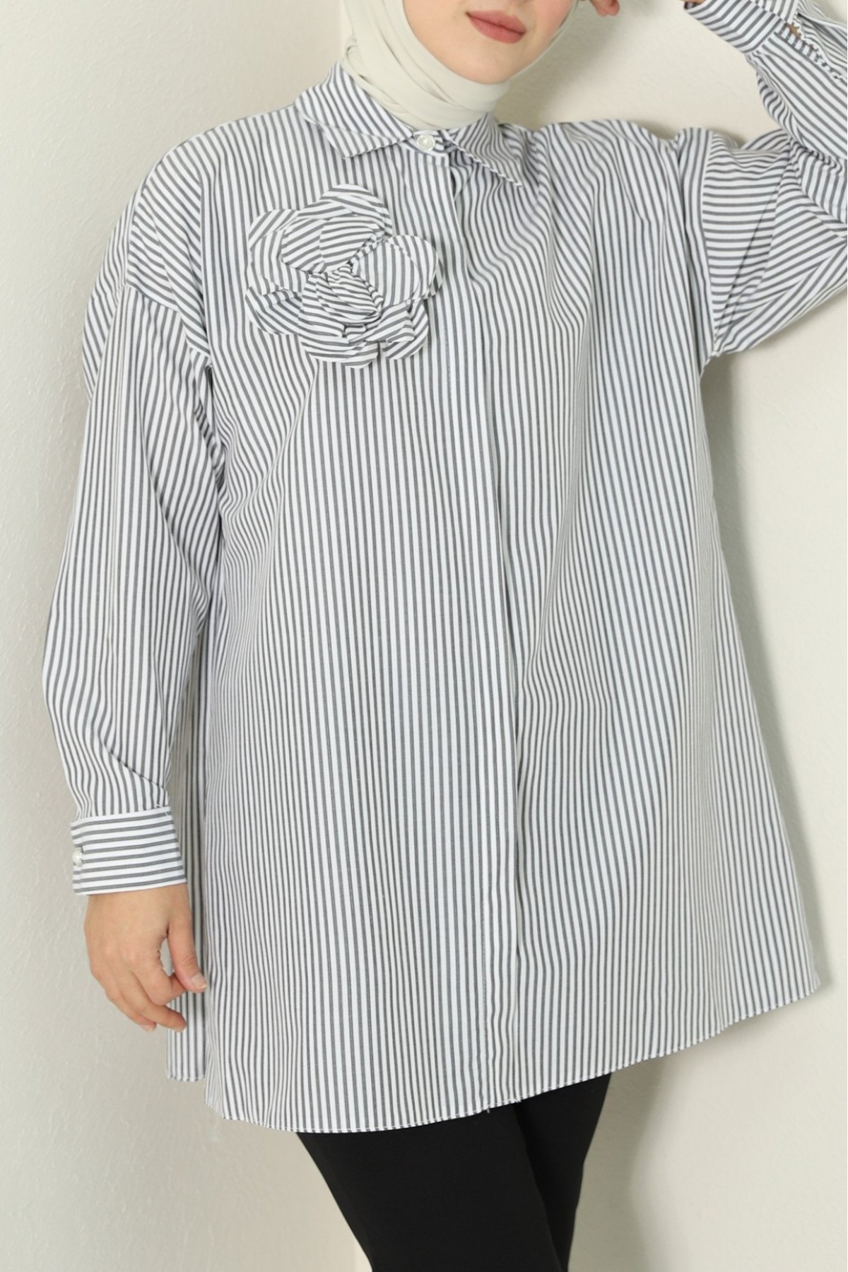 Pearl Button Striped Brooch Shirt  -Black