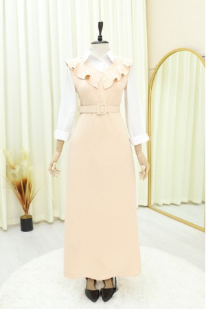 Yakası V Kemerli Uzun Jile Elbise       -Krem