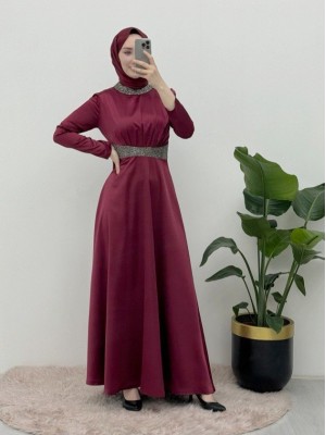 Yakası ve Beli Taş Detaylı Saten Abiye -Bordo