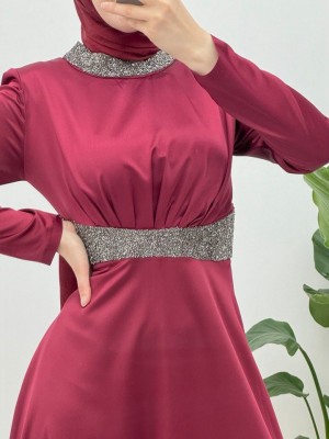 Yakası ve Beli Taş Detaylı Saten Abiye -Bordo