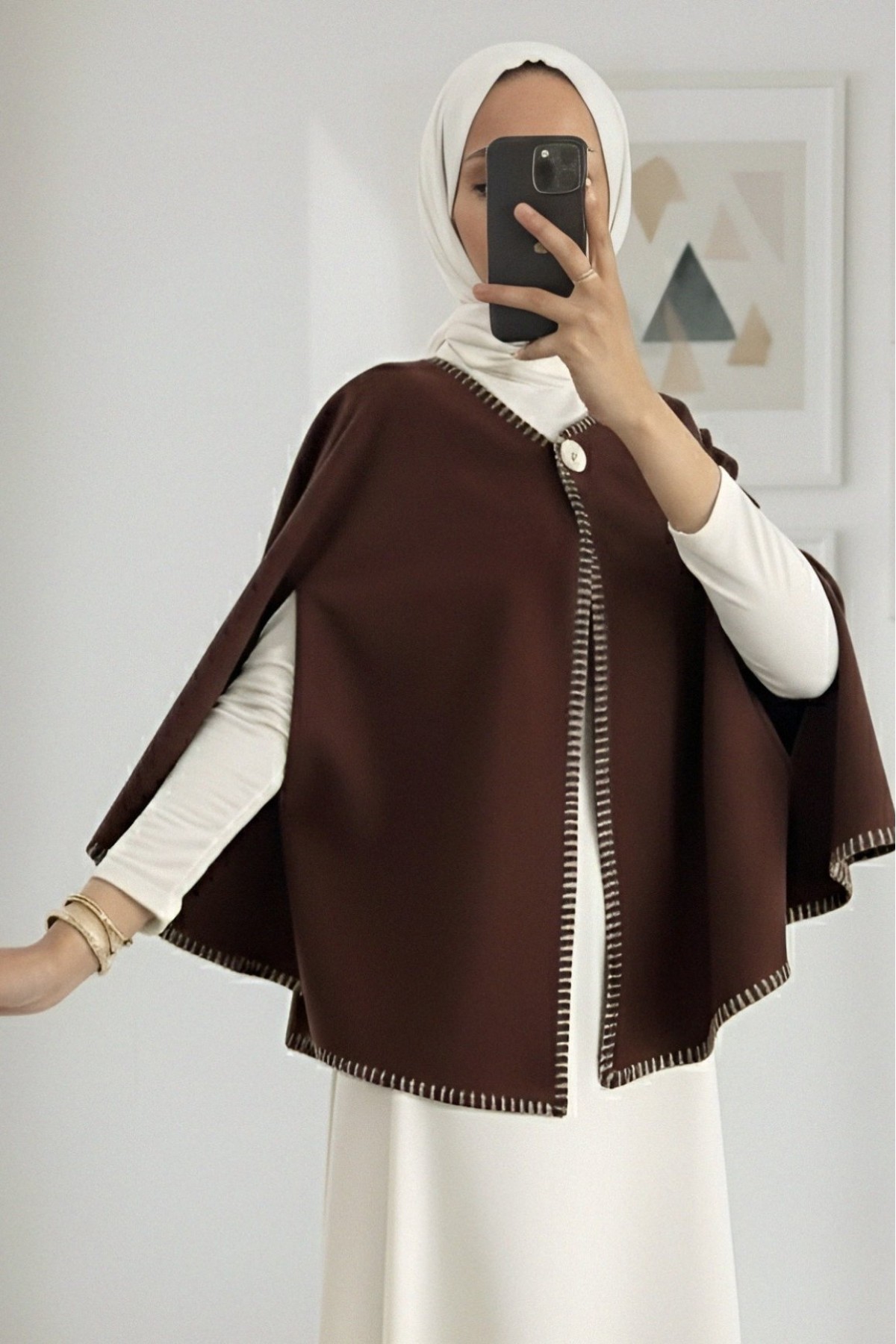 Shepherd's Stitched Pocket Cashmere Poncho -Brown