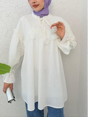 Yakası Ve Kolları Bağlamalı Önü Çiçek Detaylı Ham Keten Gömlek -Beyaz