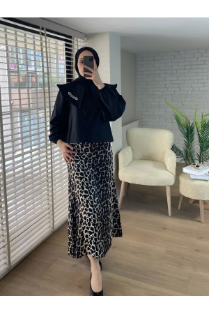 Taş İşlemeli Fırfırlı Önlük Yaka Bluz -Siyah