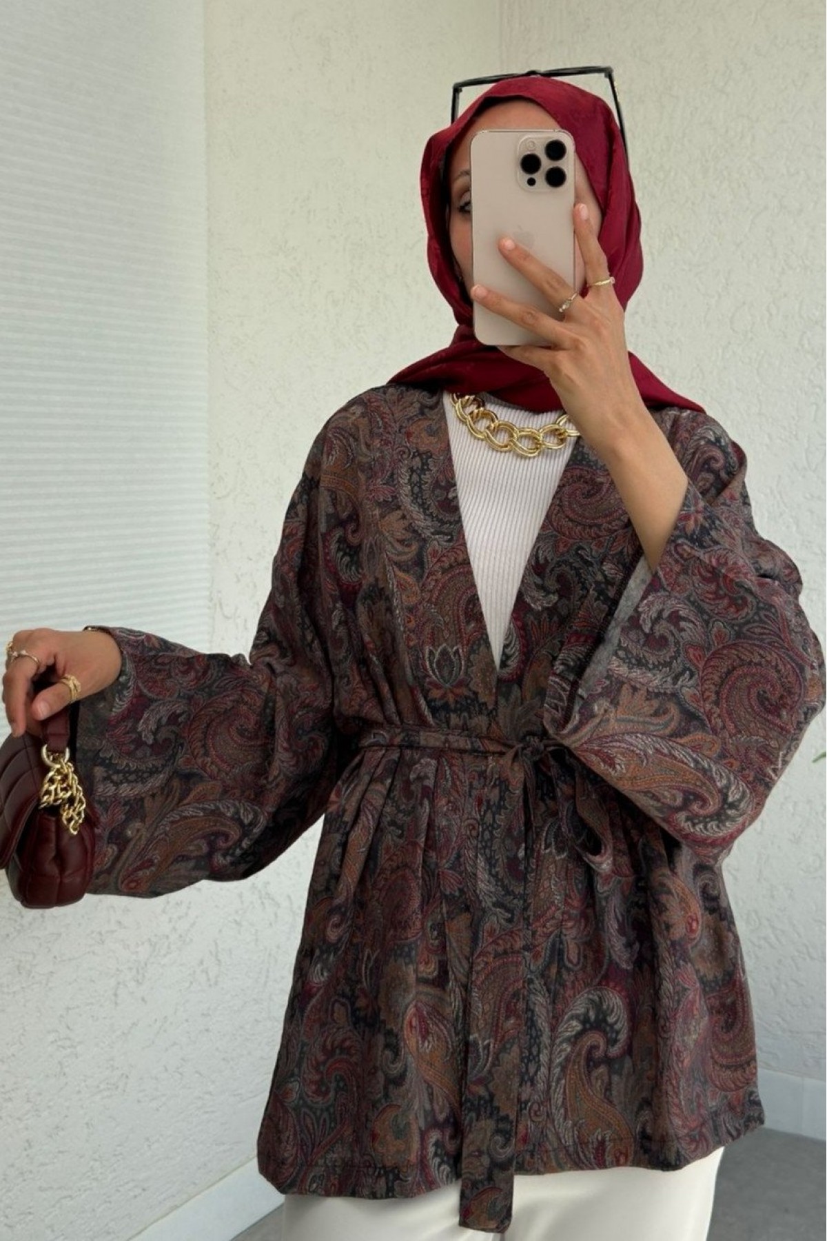 كيمونو منقوش عرقيًا -بنى