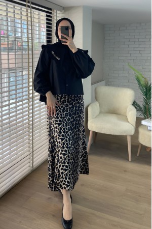 Stone Embroidered Frilly Apron Collar Blouse -Black