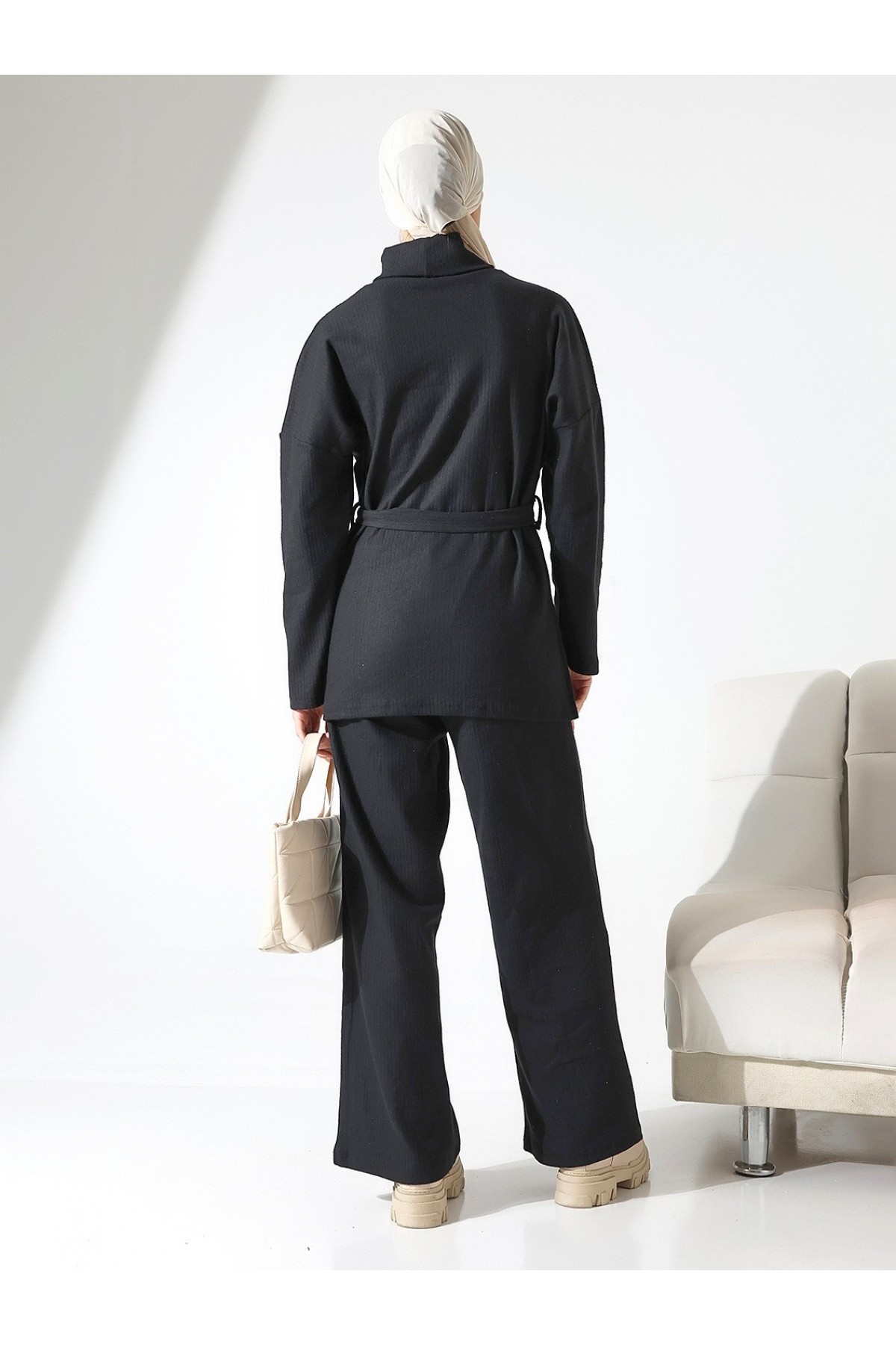 Half Turtleneck Belted Corduroy Suit -Black detay görseli