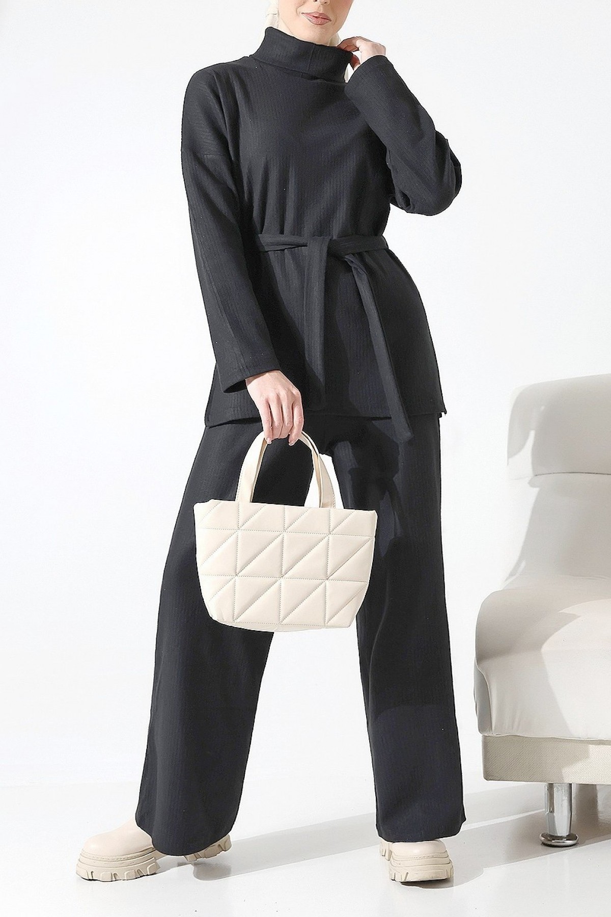 Half Turtleneck Belted Corduroy Suit -Black