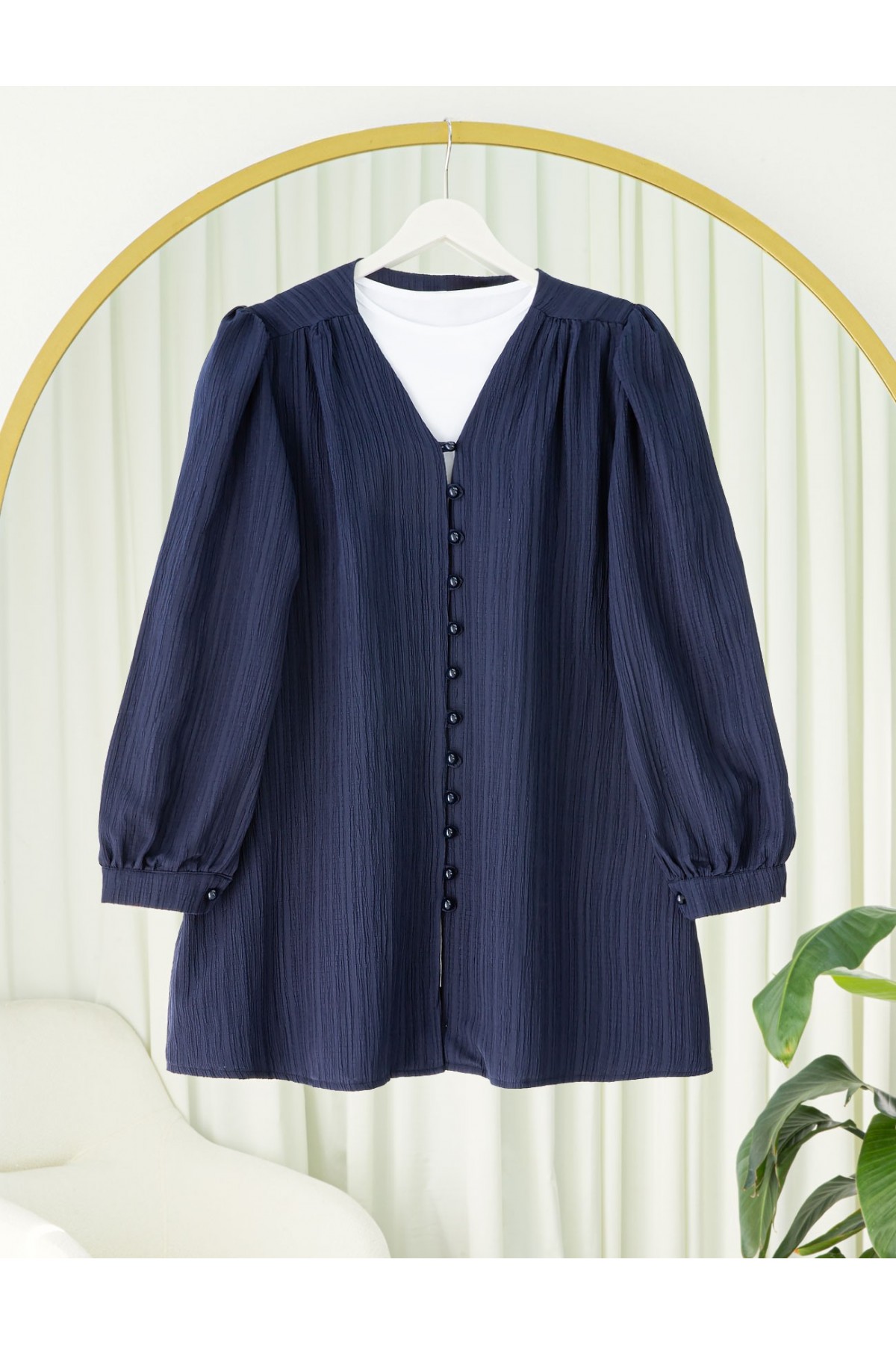 Top Button V-Neck Crinkle Shirt -Navy blue