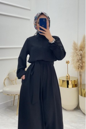 جمبسوت وردي بحزام وياقة واقفة -أسود