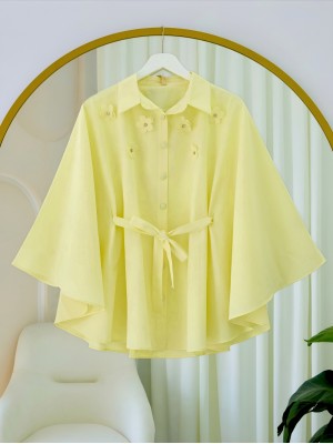 Önü Çiçek Detaylı Beli Bağcıklı Düğmeli Panço -Açık Sarı