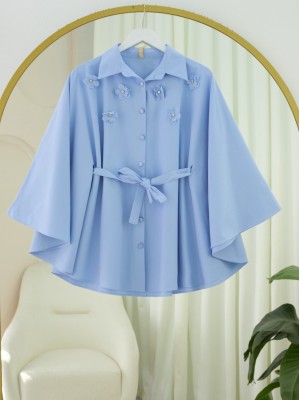 Önü Çiçek Detaylı Beli Bağcıklı Düğmeli Panço -Mavi