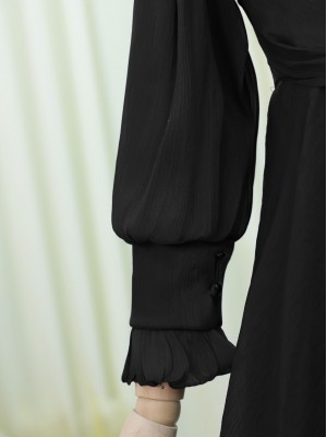 Dik Yaka Yandan Bağlamalı Janjanlı Abiye -Siyah