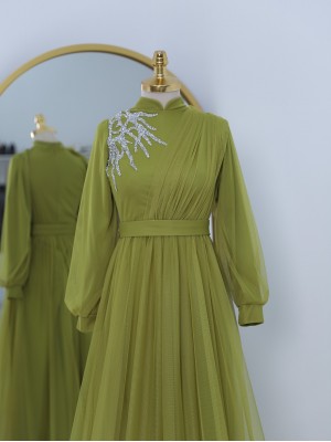 Önü Taş Detaylı Drapeli Kemerli Tül Abiye    -Yağ Yeşili