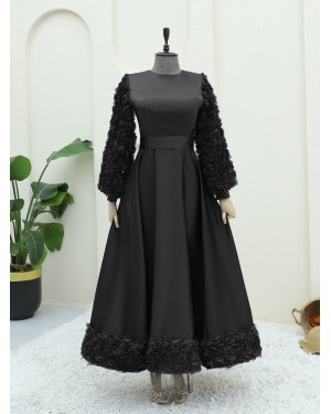 Eteği Ve Kolları Gül Detaylı Saten Abiye -Siyah