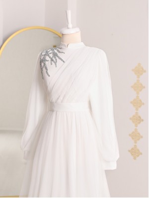 Önü Taş Detaylı Drapeli Kemerli Tül Abiye -Beyaz