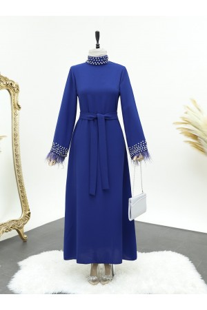 Yakası ve Kolları Taşlı Tüy Detaylı Bağlıklı Elbise -Saks