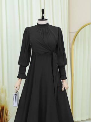 Dik Yaka Yandan Bağlamalı Janjanlı Abiye -Siyah