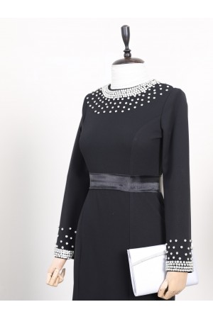 Eteği Katlı Yakası ve Kolu Taşlı Abiye -Siyah