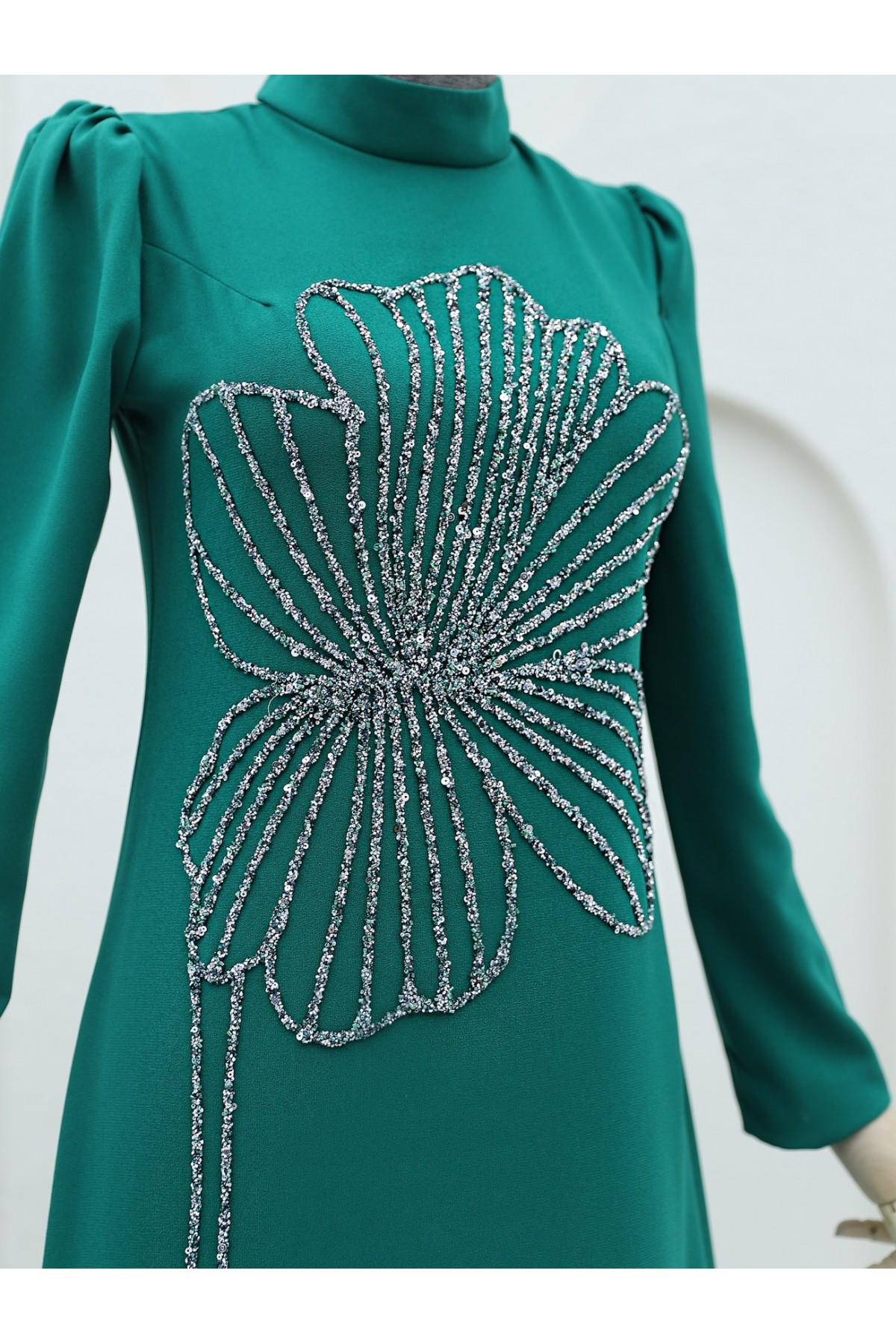 Clover Stone Patterned High Collar Crepe Evening Dress -Green