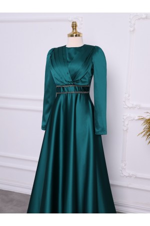 Önü Drapeli Beli Boncuklu Saten Abiye -Zümrüt