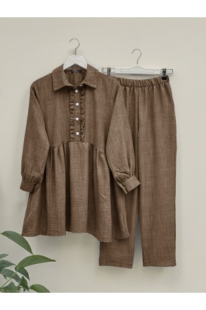 بدلة كتان بنصف أزرار مع كشكشة أمامية -بنى