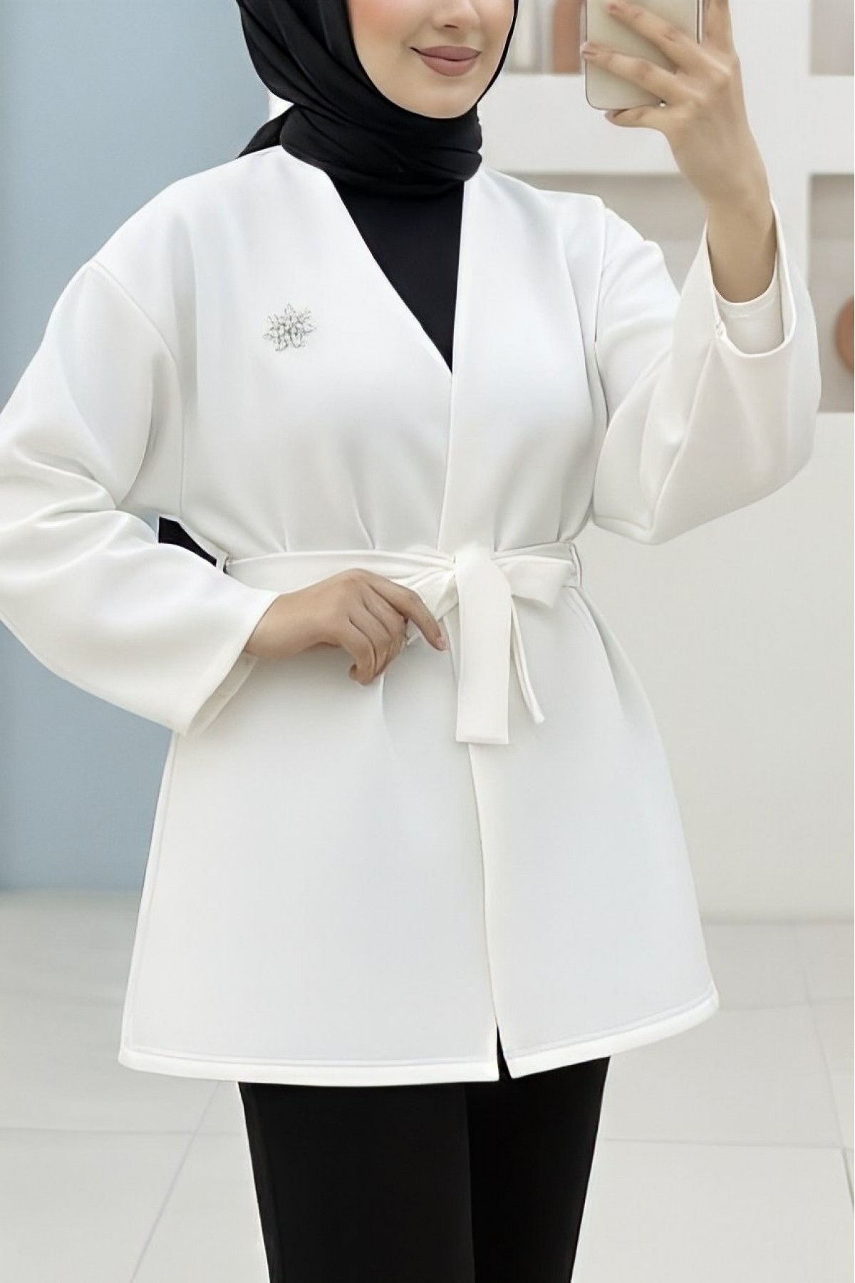 Brooch Detailed Belted Scuba Jacket -White