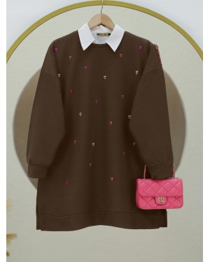 Bisiklet Yaka Kalp İşlemeli Yırtmaçlı Tunik -Kahve