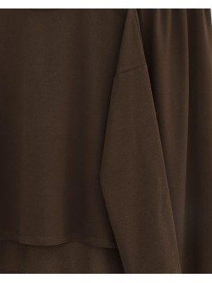 بدلة من قطعتين من القطن الممشط مع شق طويل في الخلف وتنورة -بنى