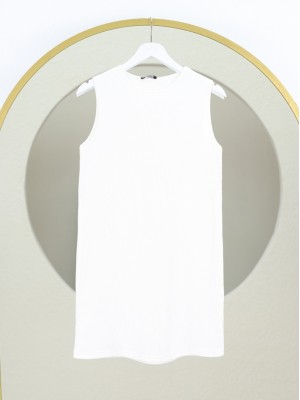 Zero Sleeve Round Neck Underwear -White