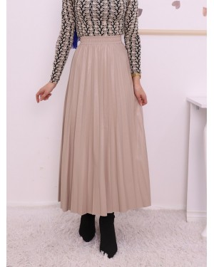 تنورة جلدية مطوية مع خصر مطاطي -اللون البيج