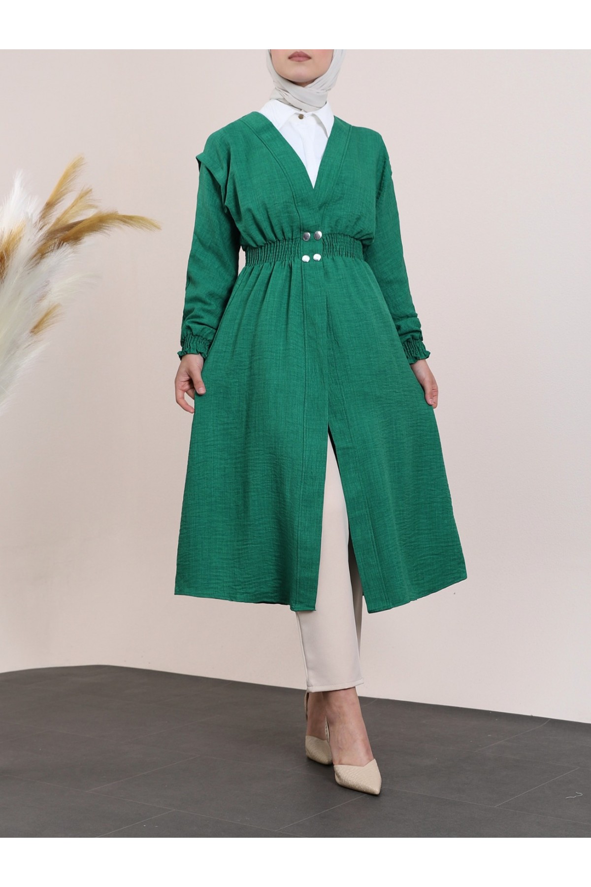 Linen Cap with Elastic Sleeves and Waist and Snap Fasteners -Green