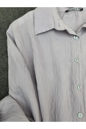 قميص منقوش بأزرار طويلة في الخلف -اللون الرمادي