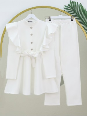 Düğme Detaylı Dik Yaka Omuzu Fırfırlı Scuba Takım -Beyaz