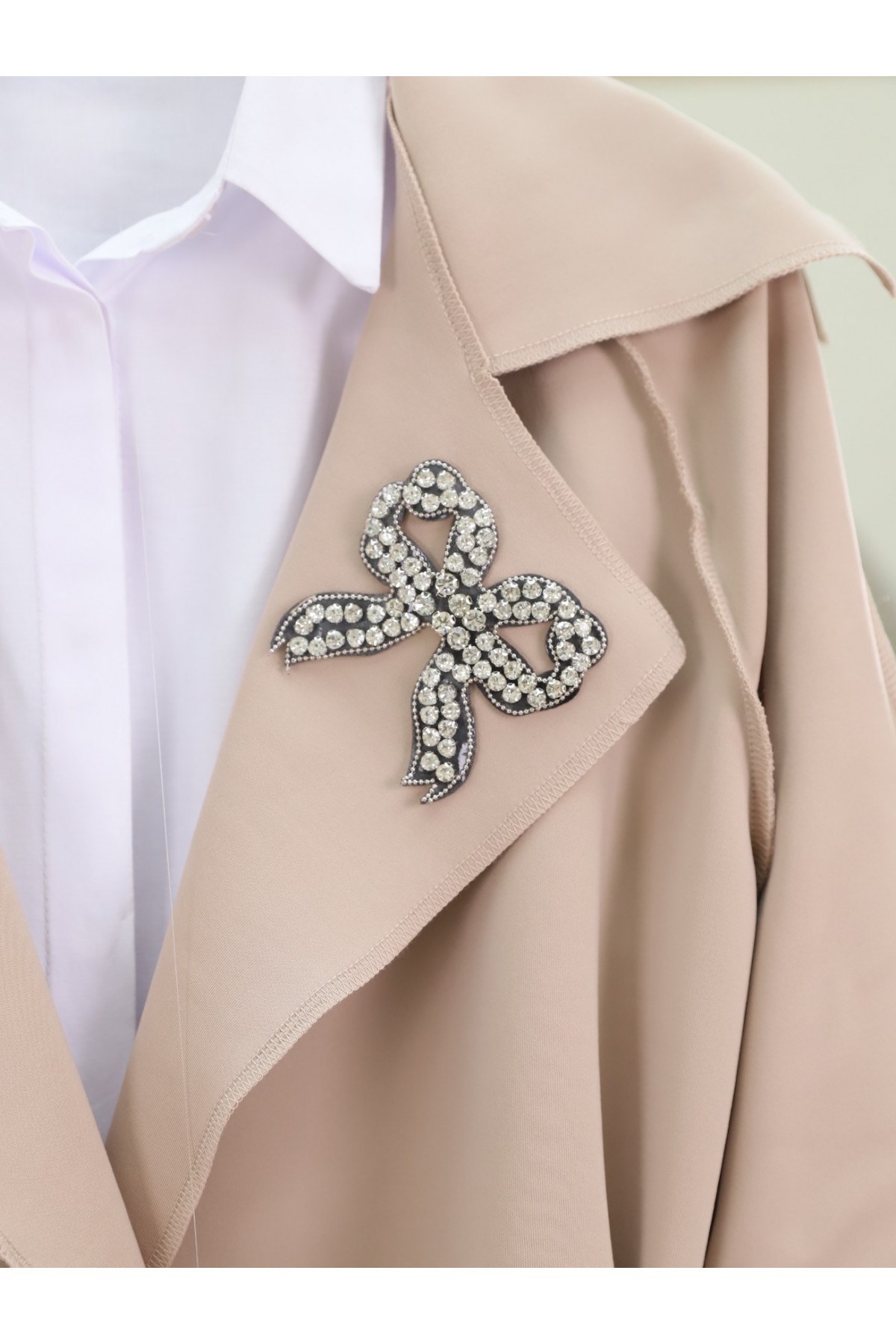 Scuba Kimono with Stone Crest and Belt - Beige