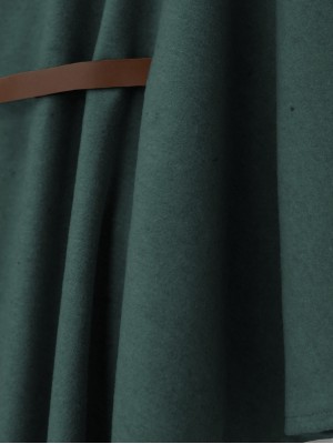 Omuzu Düğmeli Beli Kemerli Kaşe Panço -Zümrüt