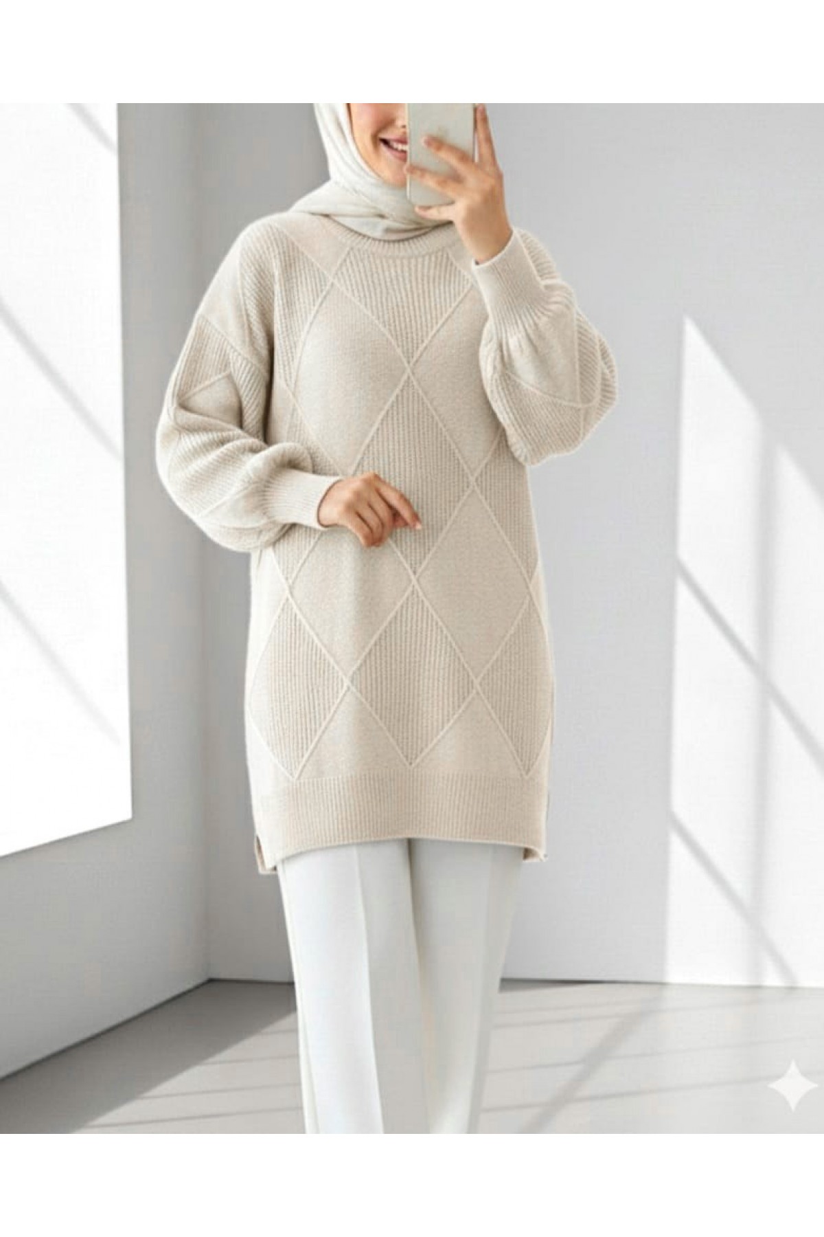 Round Neck Diamond Pattern Slit Knitwear Sweater -Ecru