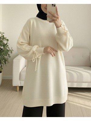 Yuvarlak Yaka Kolu Örgü Detaylı Triko Kazak -Krem