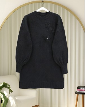 Flower Patterned Stoned Soft Knit Sweater -Black