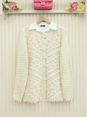 Ponponlu Düğmeli Kurdele Nakışlı Ajurlu Triko Hırka -Krem