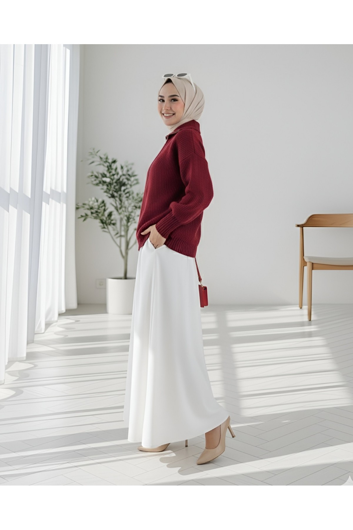 Half-Necked Zippered Knitwear Cardigan -Maroon