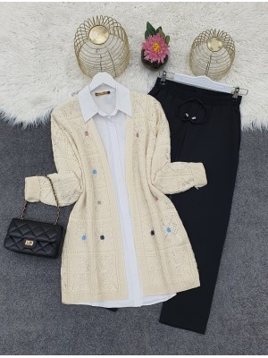 Nakışlı Kare Desenli Ajurlu Triko Hırka -Krem