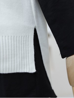 Arkası Uzun V Yaka Yırtmaçlı Süeter    -Ekru