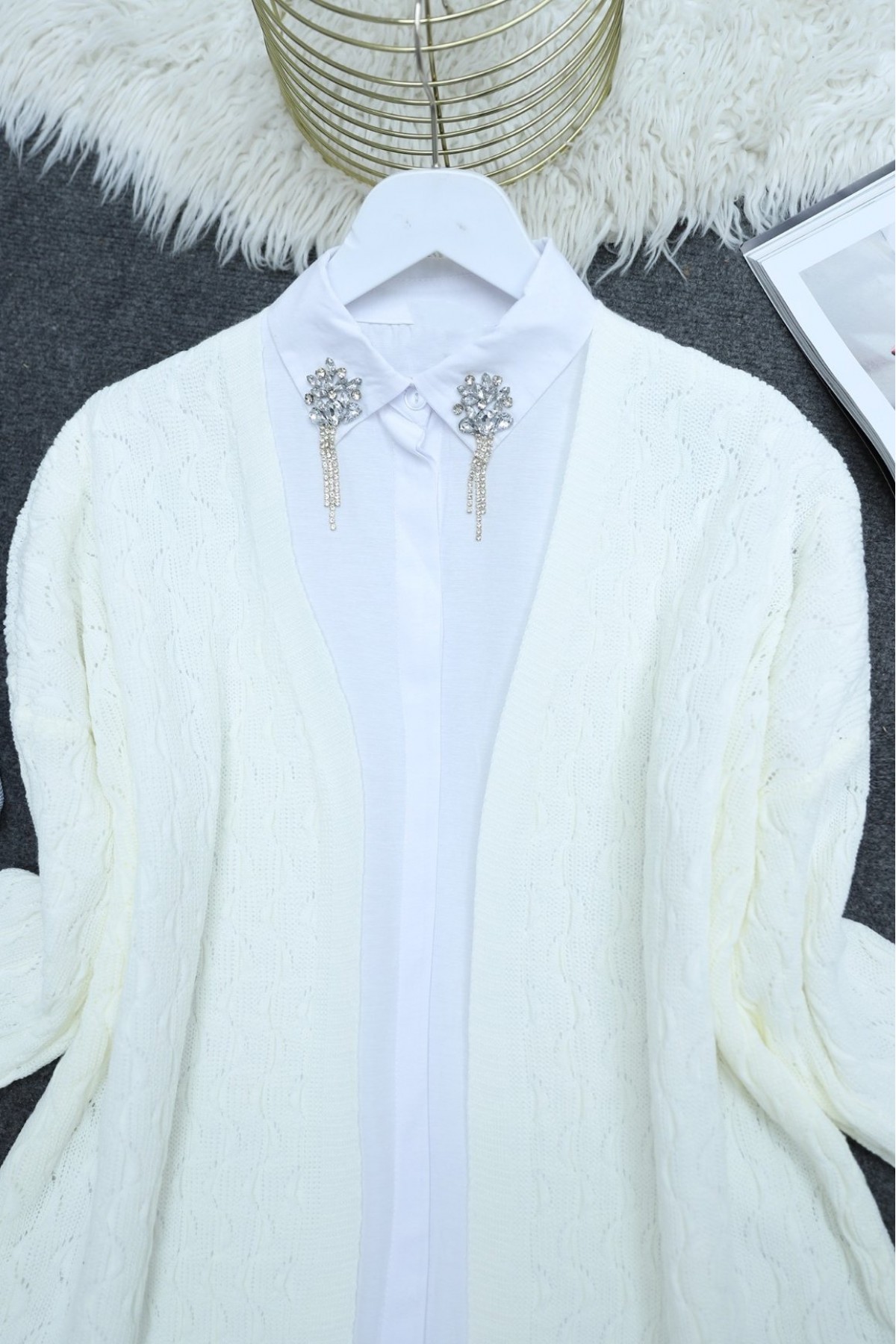 Knit Pattern Medium Size Knitwear Cardigan -White