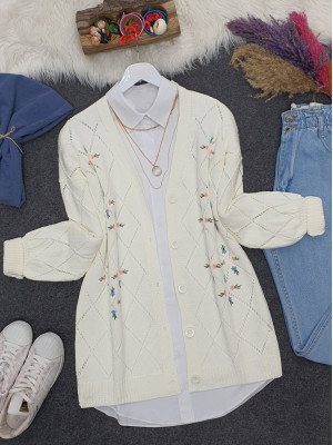 Ajurlu Çiçek Nakışlı Düğmeli Triko Hırka -Ekru