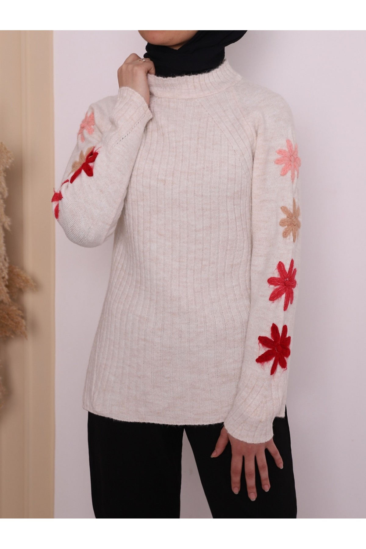 Long Winter Knitwear Tunic With Embossed Embroidered Back - Beige
